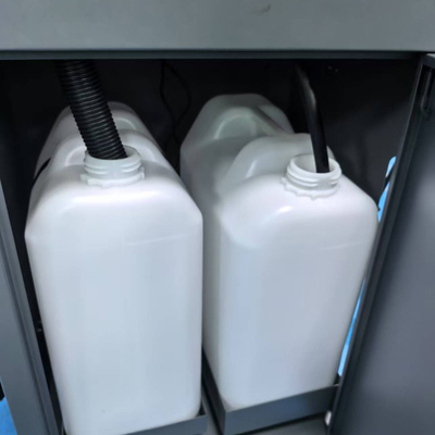 全自動トランスミッション オイル交換と自動車の清掃機