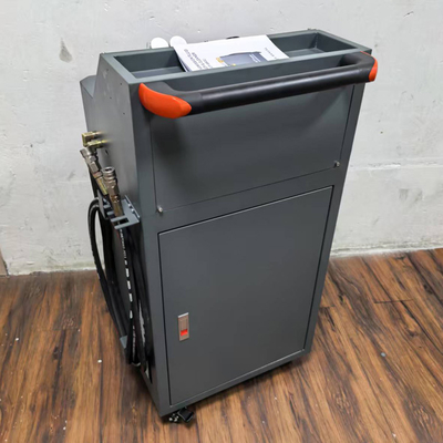 全自動トランスミッション オイル交換と自動車の清掃機